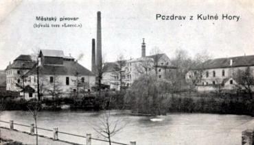Pohled na pivovar (pohlednice z roku 1900)